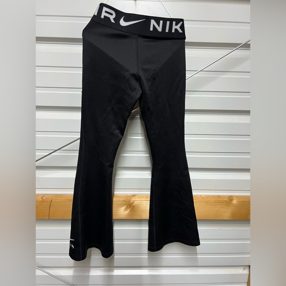 Nike Air Black Flared Leggings - Picture 4 of 6